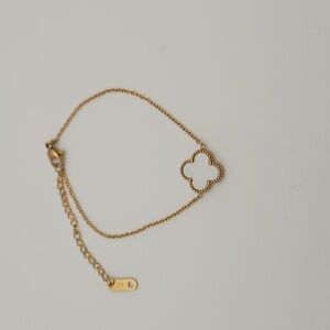 18K Gold Plated White Clover Bracelet – Delicate Minimal Gold Chain